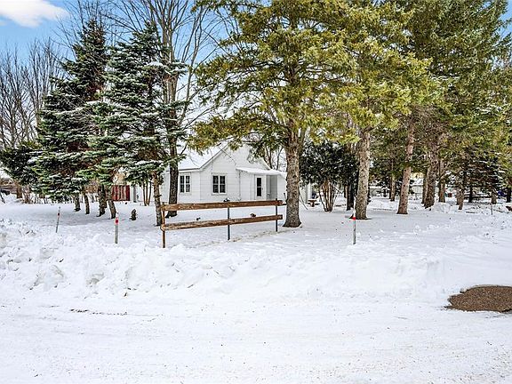 2nd image of 626 Leonard Street