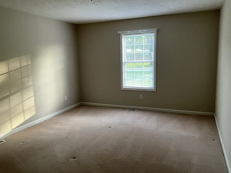 160 Cherokee Dr — Photo 8