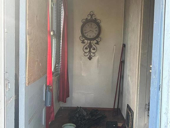 4th image of 8569 Oriole Ave