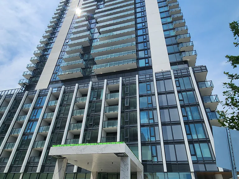 27 Korda Gate #2510 — Photo 1