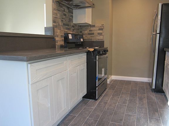 4th image of 1320 N Michigan Ave Unit B