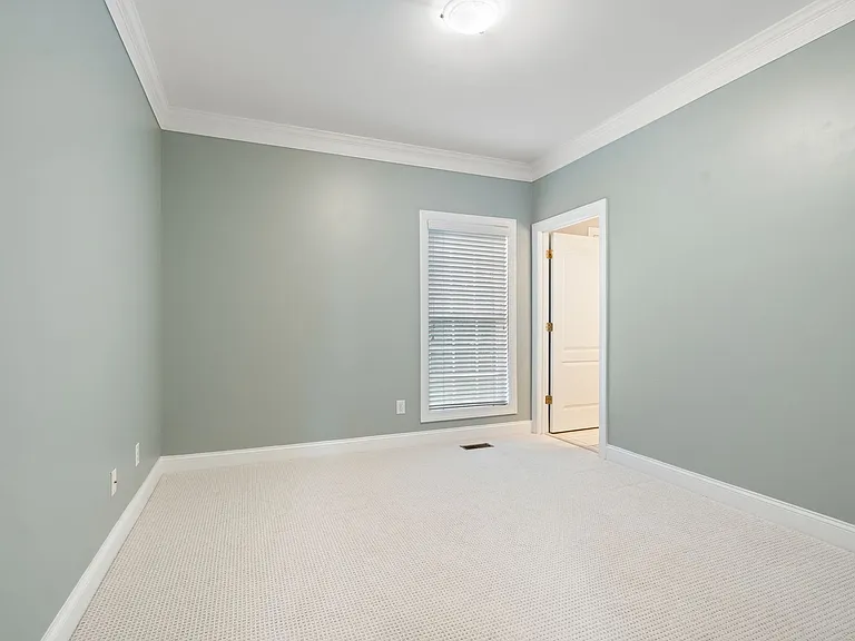 30135 Porter Dr — Photo 32
