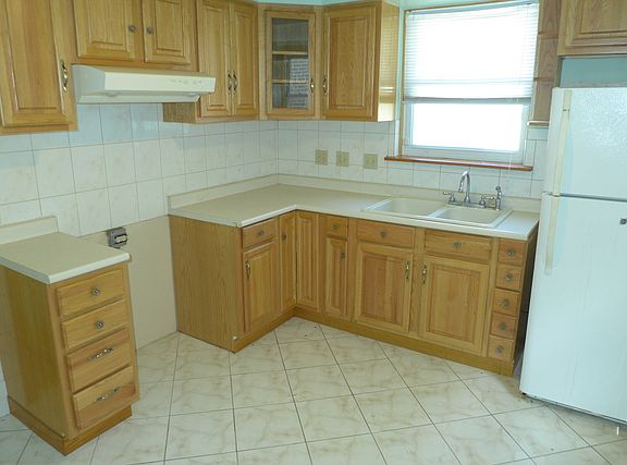 2nd image of 4347 S Christiana Ave