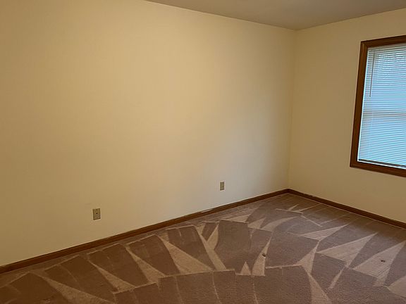 5th image of 1095 Heritage Ct