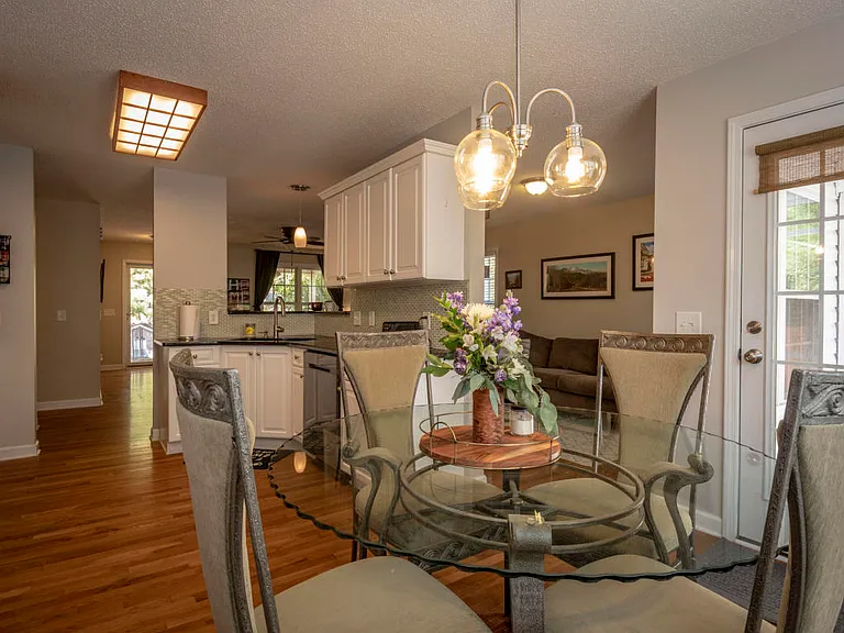 440 Spring Lake Dr — Photo 11