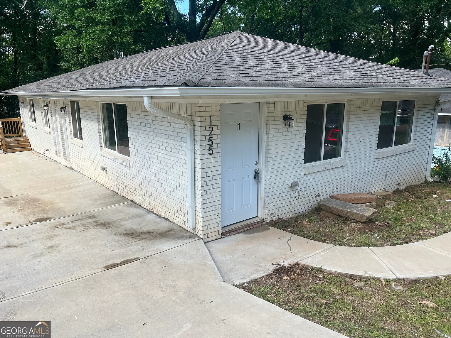 1 bed, 1.0 bath, 550 sqft, $1,100 — Photo 2