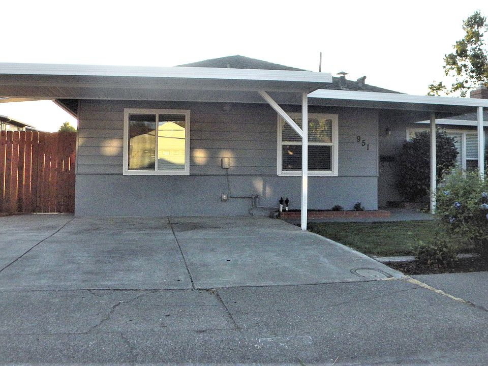 1st image of 951 Heartwood Ave