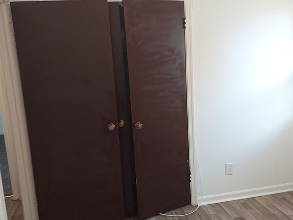 2nd image of 1557 Hemlock St #B