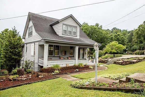 31 Summer Hill Ave photo 1