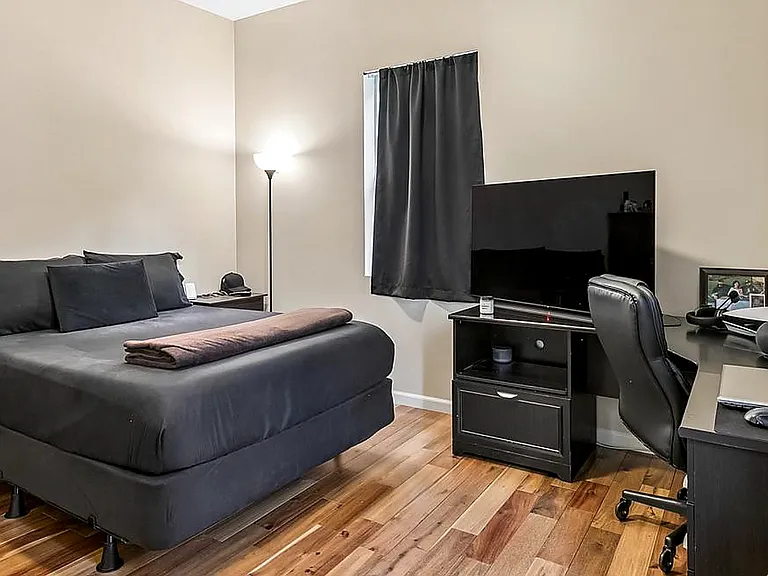 413 Fairmount Ave #2 — Photo 8