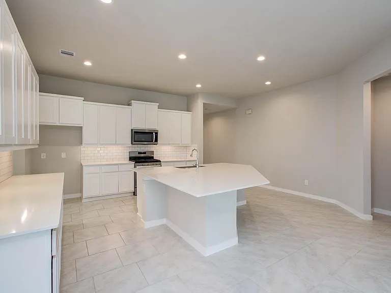28511 Eli Eagle St — Photo 6