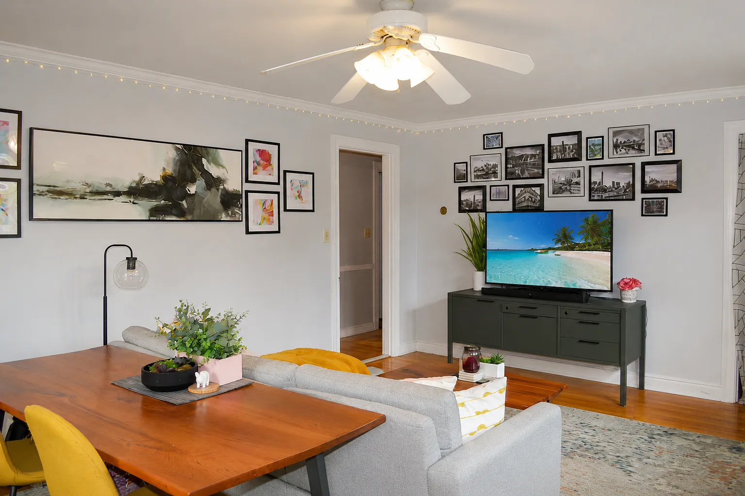 2 bed, 1009 sqft, $2,800 — Photo 3