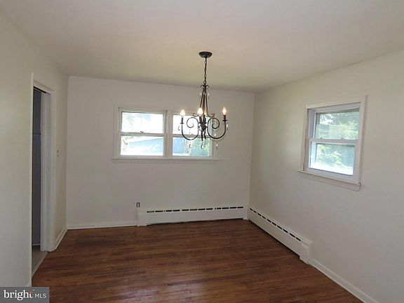 4th image of 546 Clymer Ave