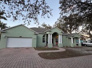 12140 Murray Ave, Seminole, FL 33778