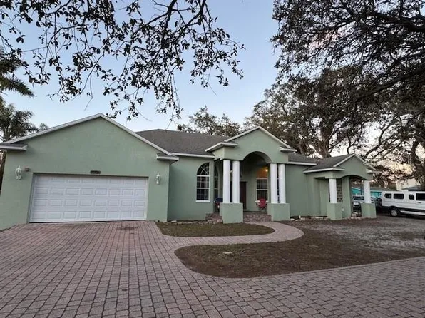 12140 Murray Ave, Seminole, FL 33778