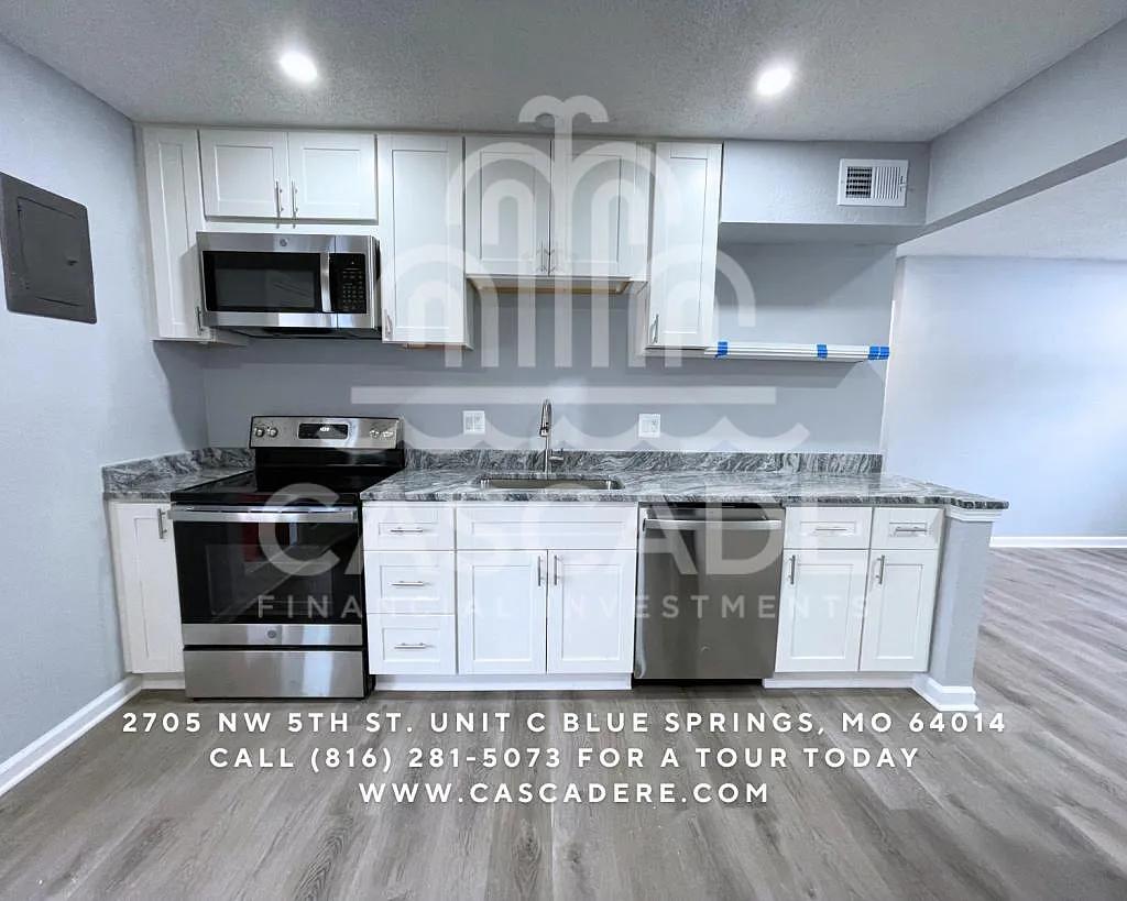 2705 NW 5th St — Photo 3