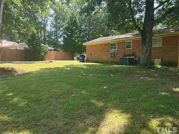 5th image of 1823 Adams Pl