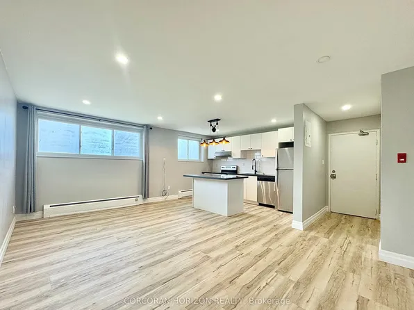 413 Hazel St #104, Waterloo, ON N2L 3P7