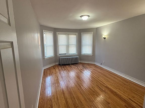 3rd image of 1647 E 74th Pl #1