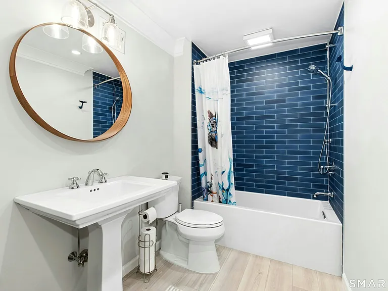 377 Main St #8 — Photo 22