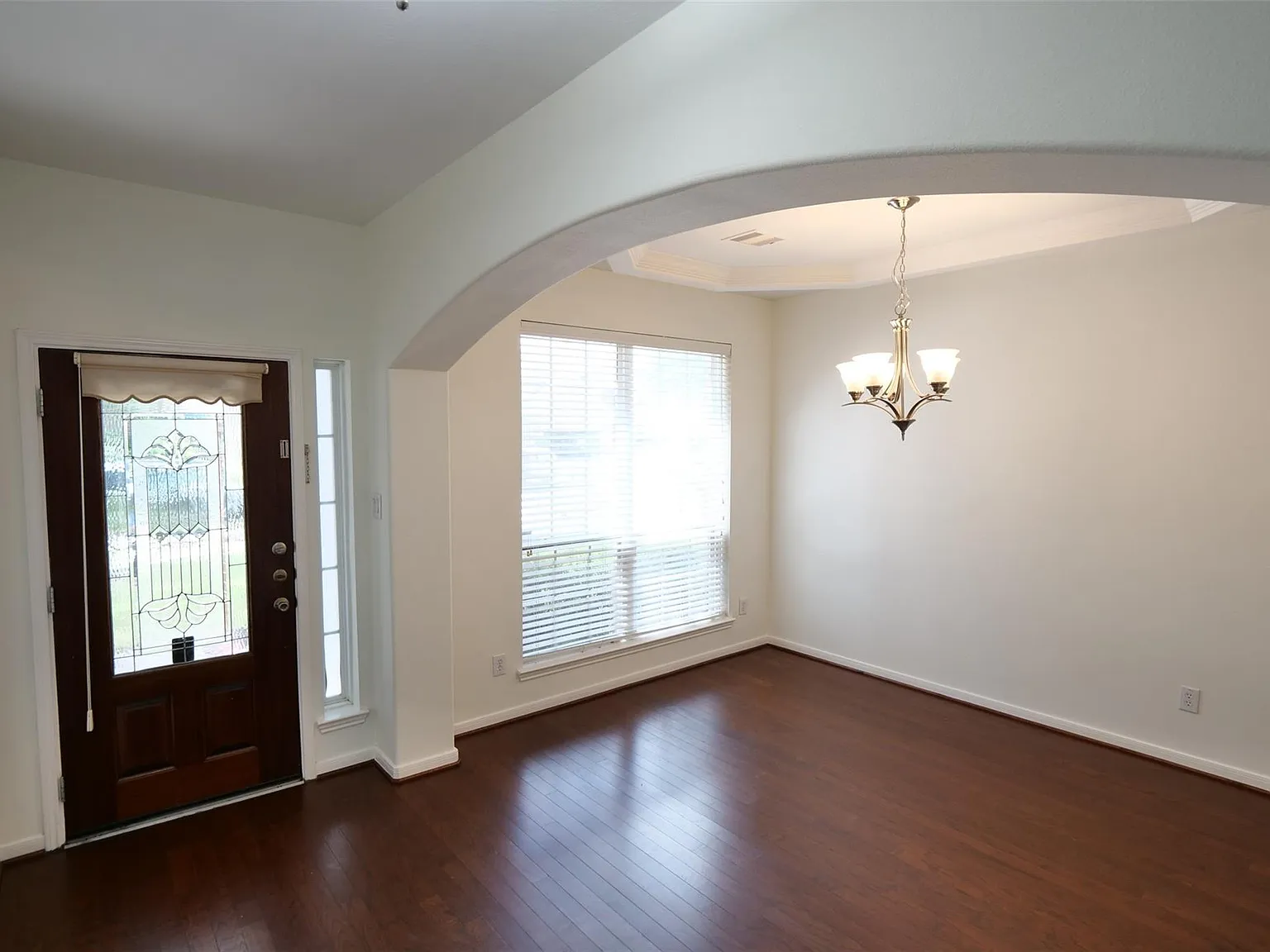 4 bed, 2.5 bath, 2958 sqft, $2,700 — Photo 3