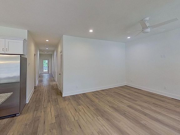 4th image of 44 S 1st St