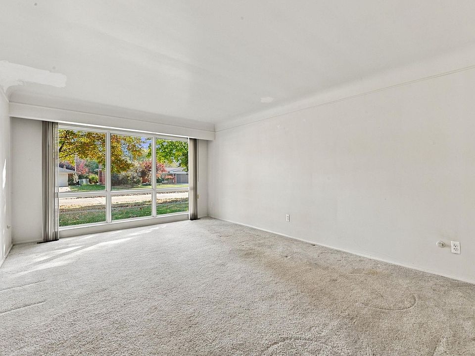 16421 Surrey St, photo 6