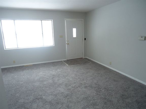 2nd image of 1808 W Glenn Ellyn Dr