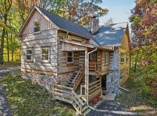 5996 Donegal Rd, Hubertus, WI 53033