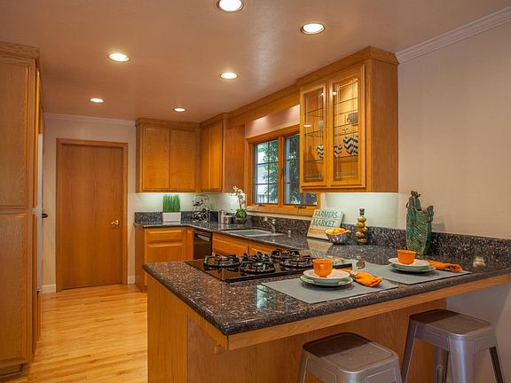 5th image of 514 Wagman Dr