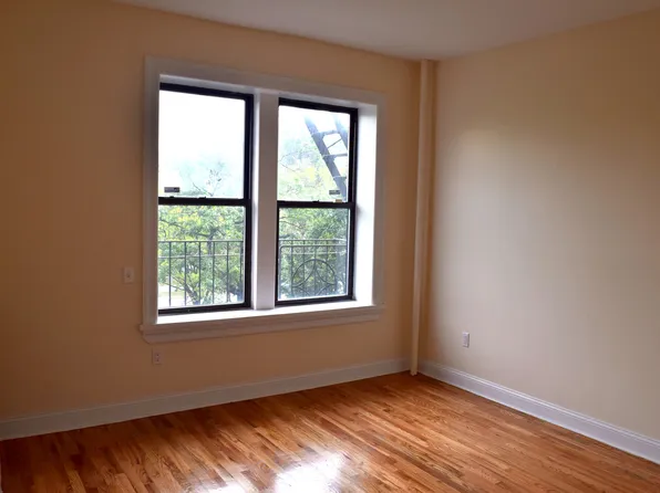 368 Eastern Parkway image 1 of 7