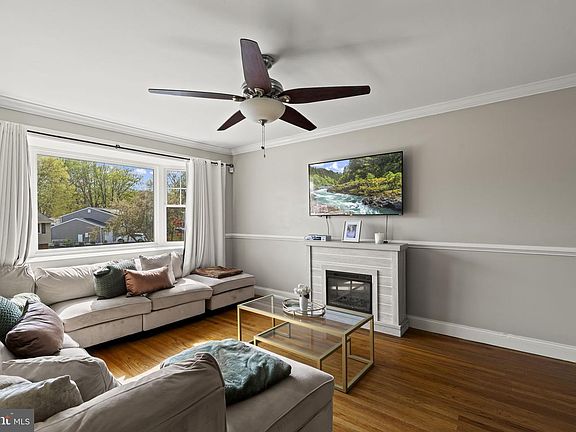 4th image of 111 Hemmings Way