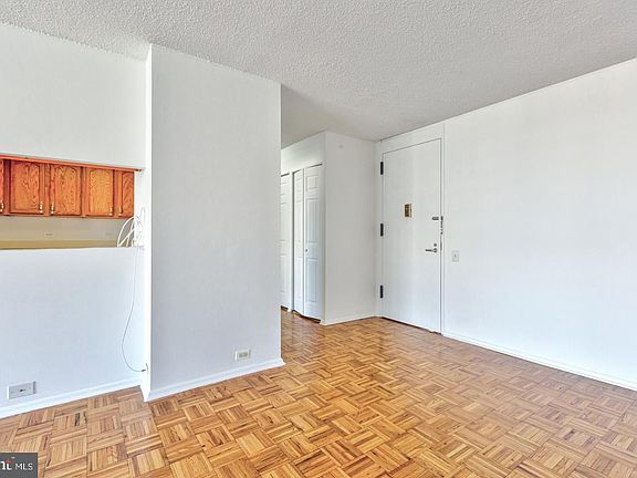 4th image of 1326 Spruce St #42-2403