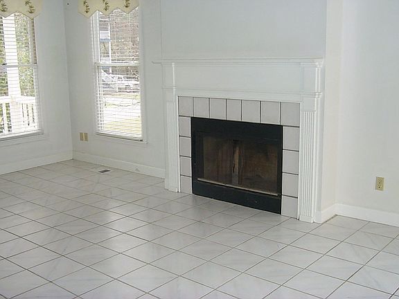 3rd image of 2 Ashton Cove Dr