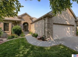 2306 Stone Creek Loop N, Lincoln, NE 68512