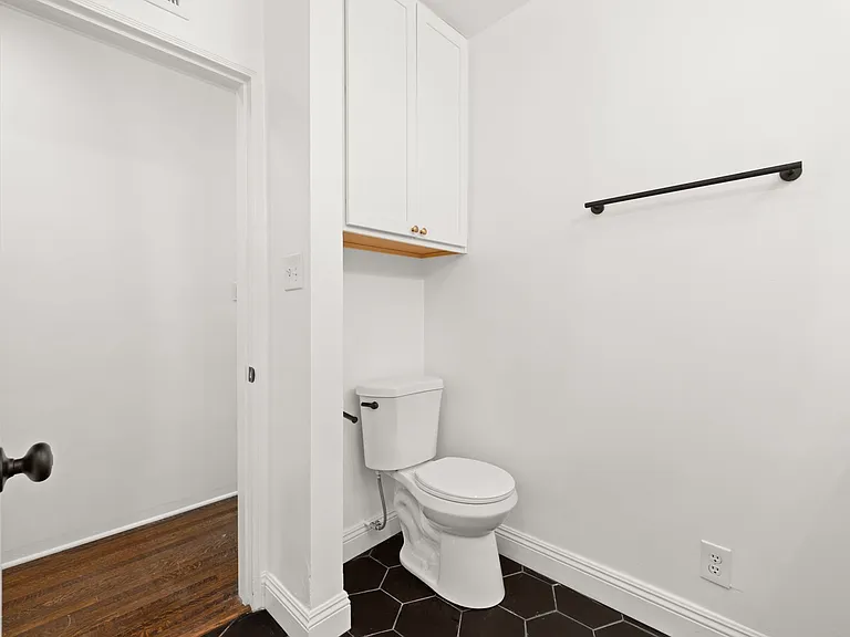 4434 U St — Photo 25