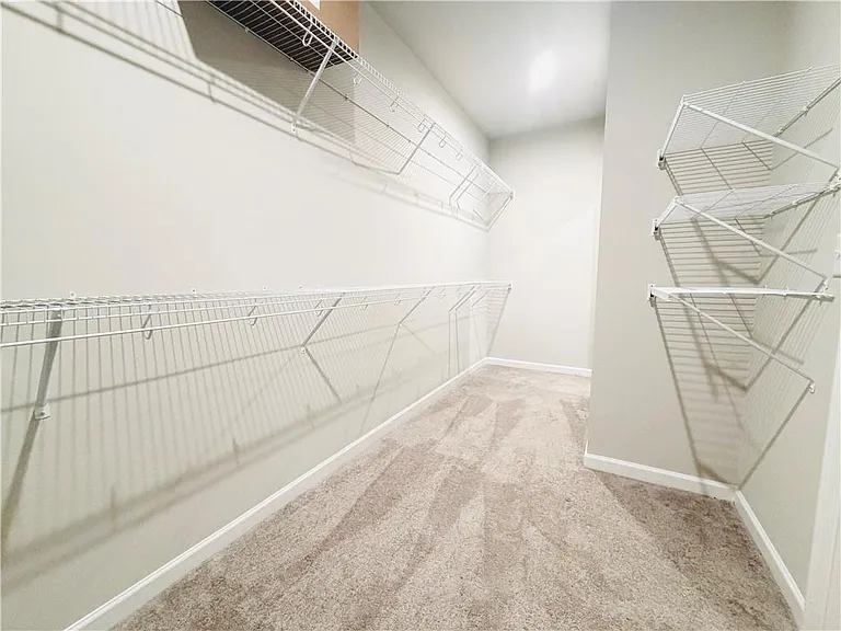 607 Michigan Cir — Photo 17
