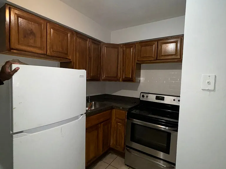 291 Wainwright St #4 — Photo 1