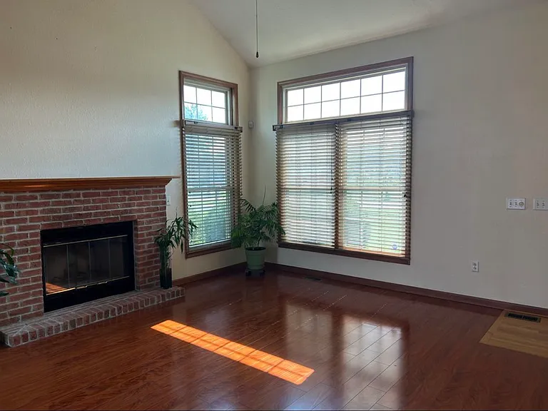 5844 Wyndstone Dr — Photo 2