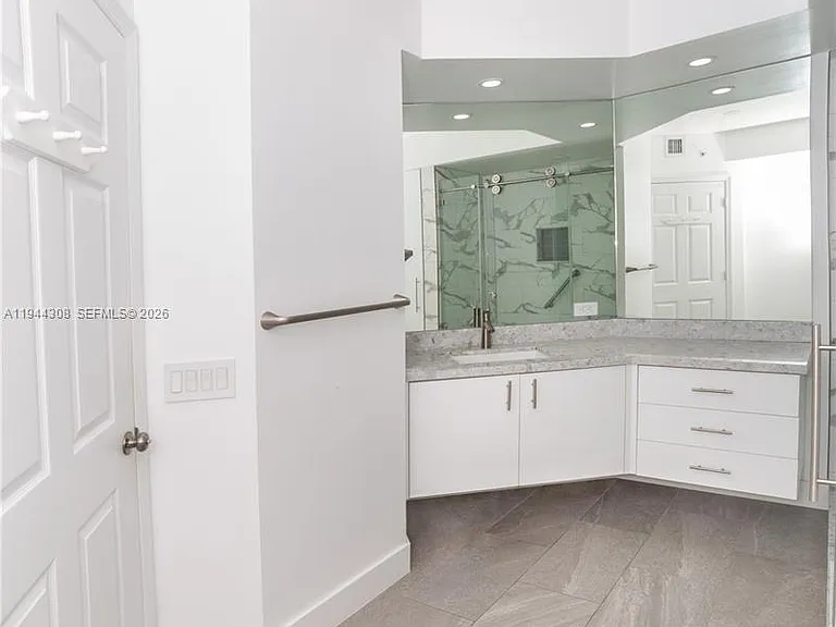 17150 N Bay Rd #2914 — Photo 26