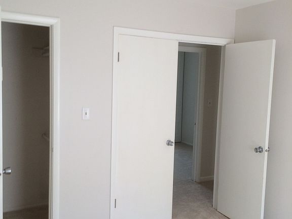 4th image of 8009 S Carnaby Ct