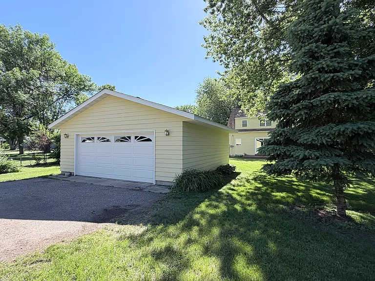 1609 Ash St — Photo 7