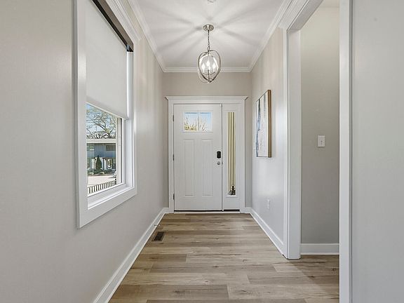 5th image of 1605 Boyer St