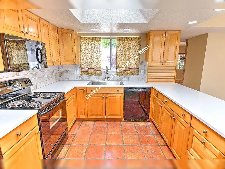 4741 E Calle Elegante — Photo 3
