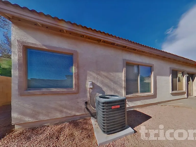 504 W Beautiful Ln — Photo 17