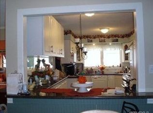 253 N Linden St, Massapequa, NY 11758