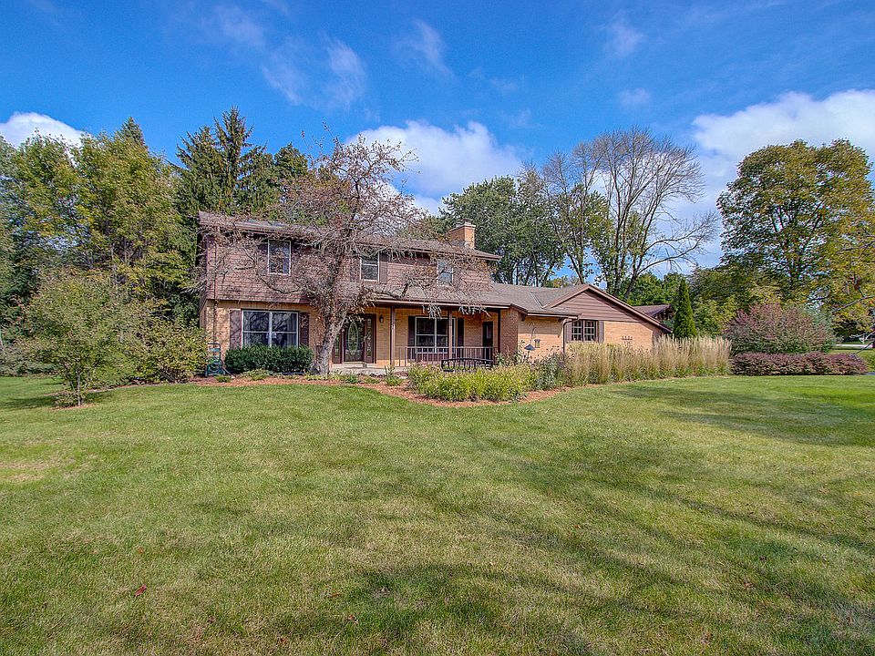 1st image of 2226 W Glenbrook Ln