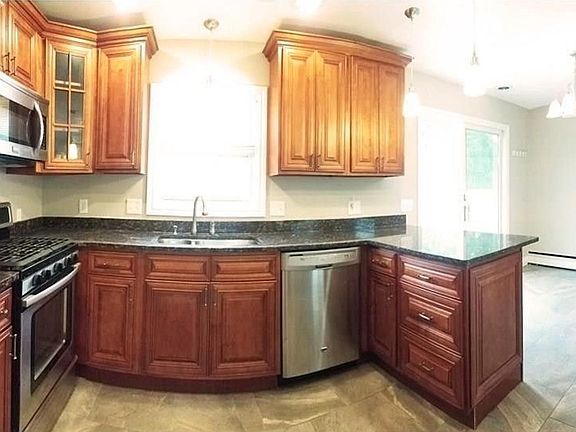 3rd image of 640 Duane Ct