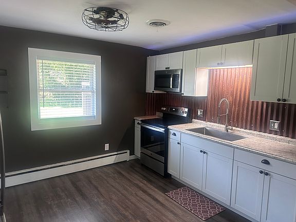 5th image of 1164 York Ln