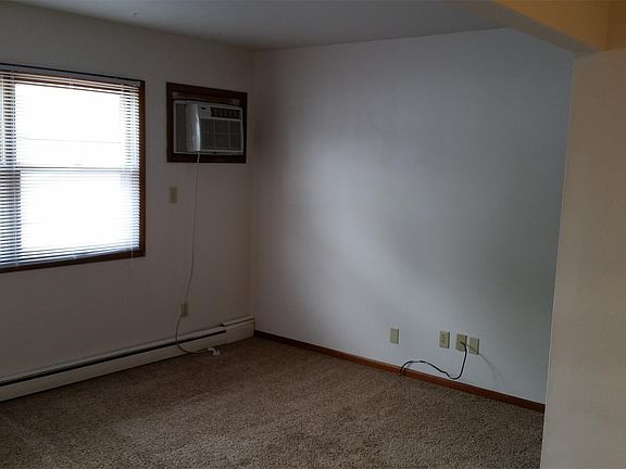 4th image of 321 Cedar Crest Dr APT 2